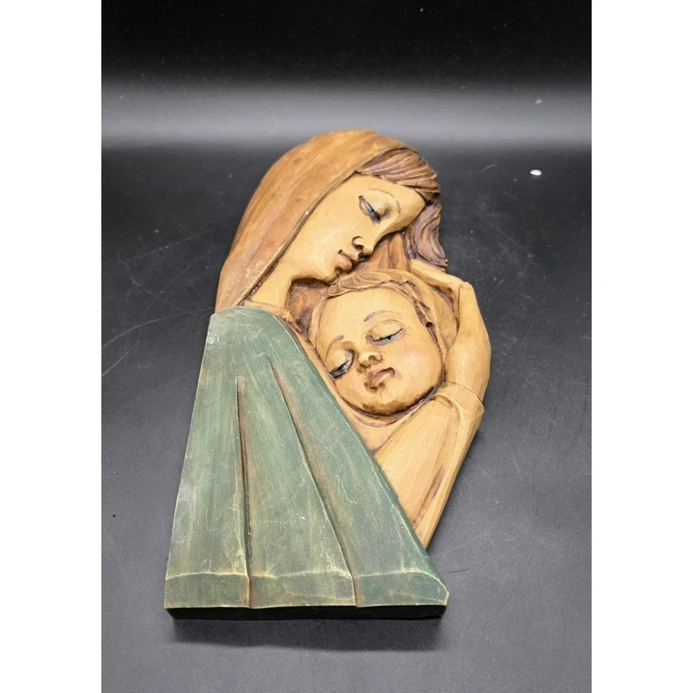 Vintage Blessed Mother With Jesus Resin Wall Plaque ITALY Religion Christian 12